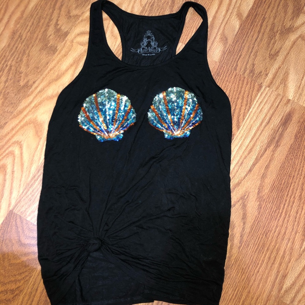 Beautiful seashell Top